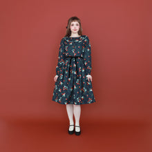 画像をギャラリービューアに読み込む, Strawberry Tartan ワンピース (Strawberry tartan dress)