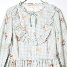 画像をギャラリービューアに読み込む, そよ風に揺れる麦畑のフロントボタンワンピース