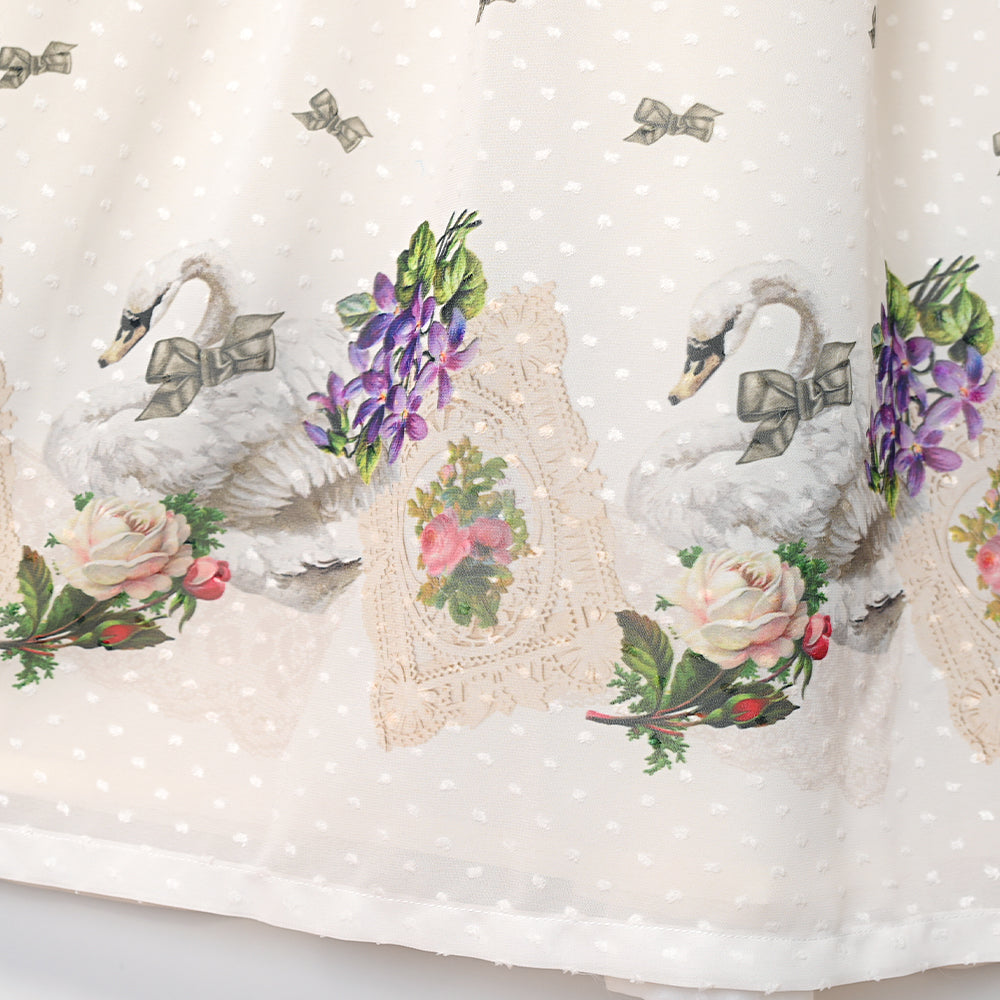 白鳥とお花のスカート