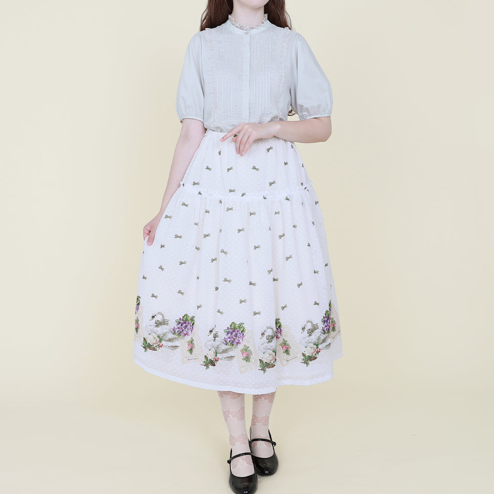 ピンタックとレースの後ろリボンブラウス