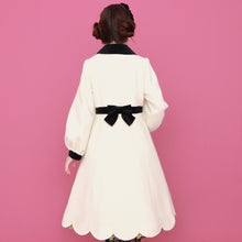 画像をギャラリービューアに読み込む, モノトーンスカラップコート