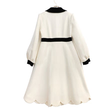 画像をギャラリービューアに読み込む, モノトーンスカラップコート