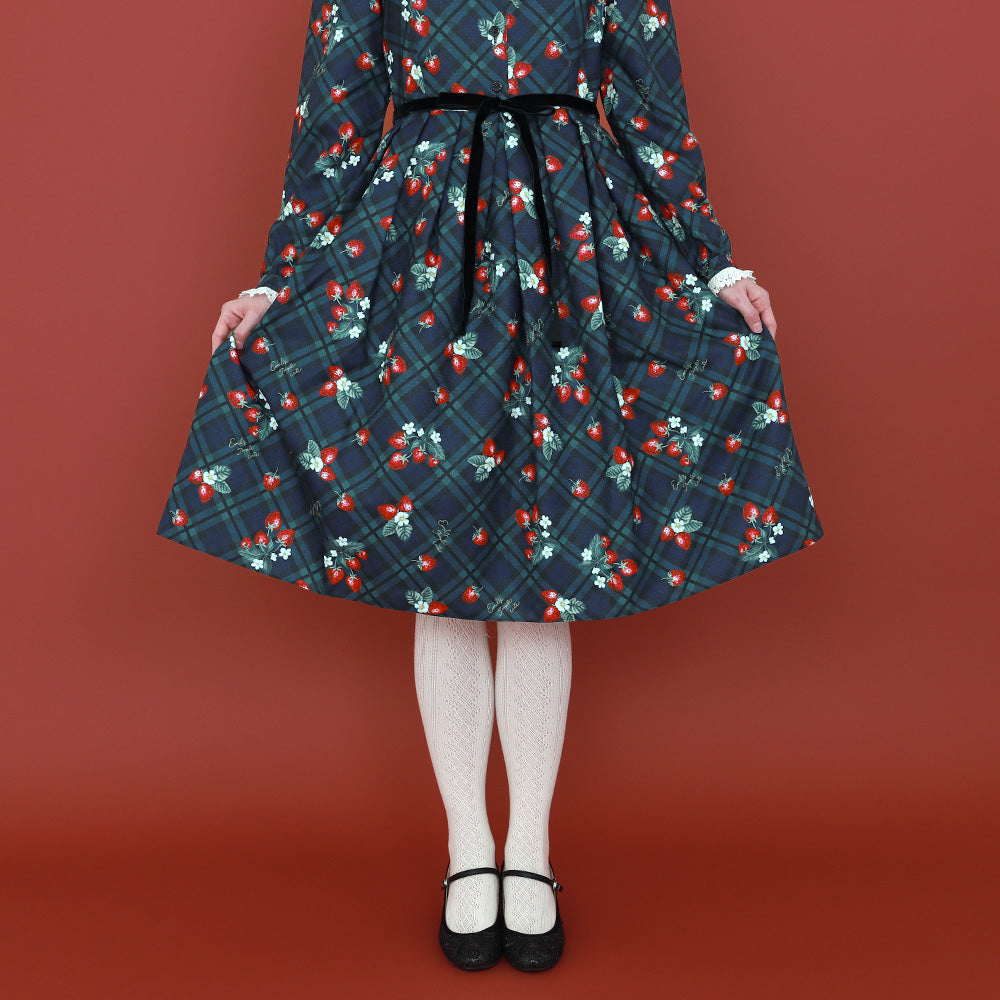 Strawberry Tartan ワンピース (Strawberry tartan dress)