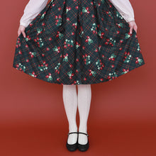 Load image into Gallery viewer, Strawberry Tartan ノースリーブワンピース(Strawberry tartan sleeveless dress)
