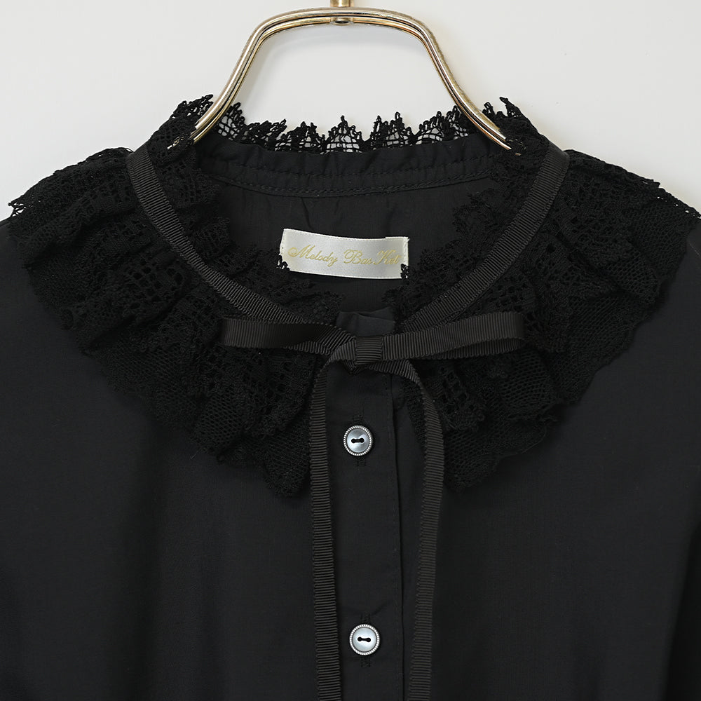 Standing collar torsion lace blouse