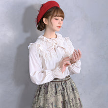 将图片加载到图库查看器，Yoke switching frill and lace blouse
