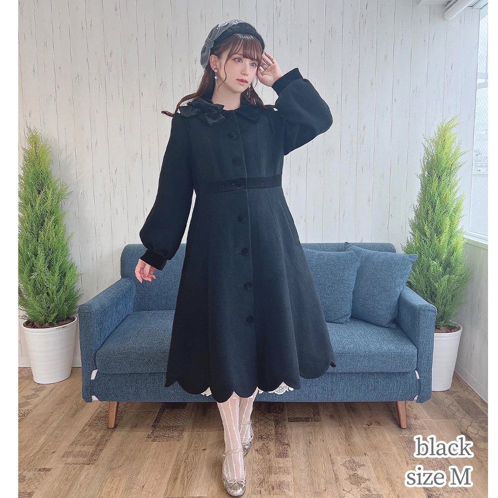 モノトーンスカラップコート