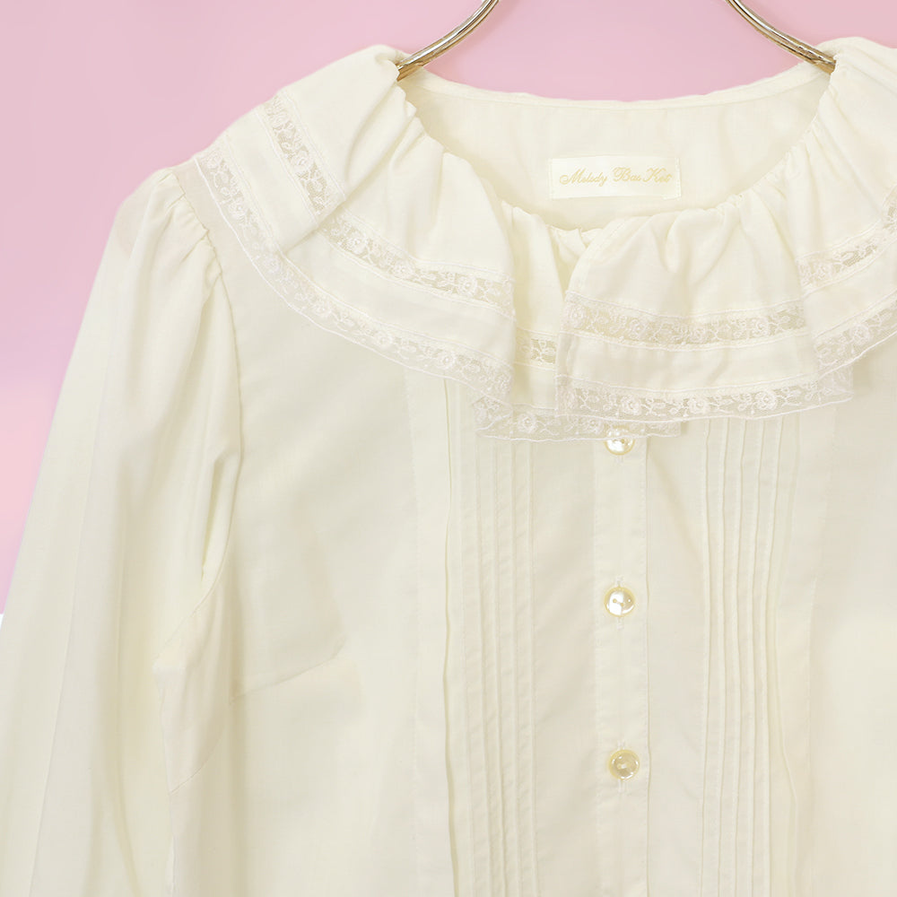 ラッフルカラーブラウス