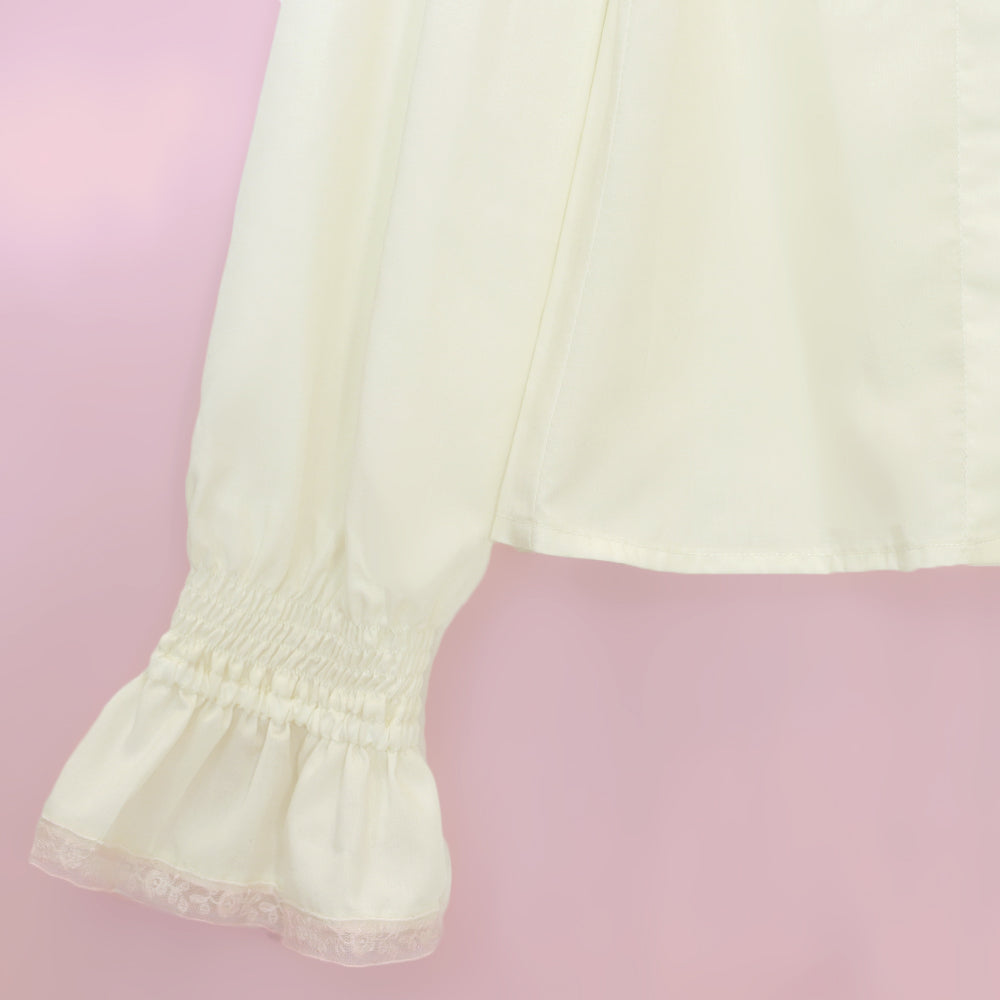 ラッフルカラーブラウス