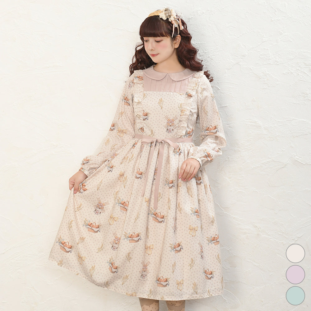 そよ風に揺れる麦畑の丸襟ワンピース