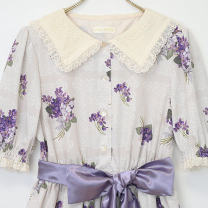 Violet lace square collar dress