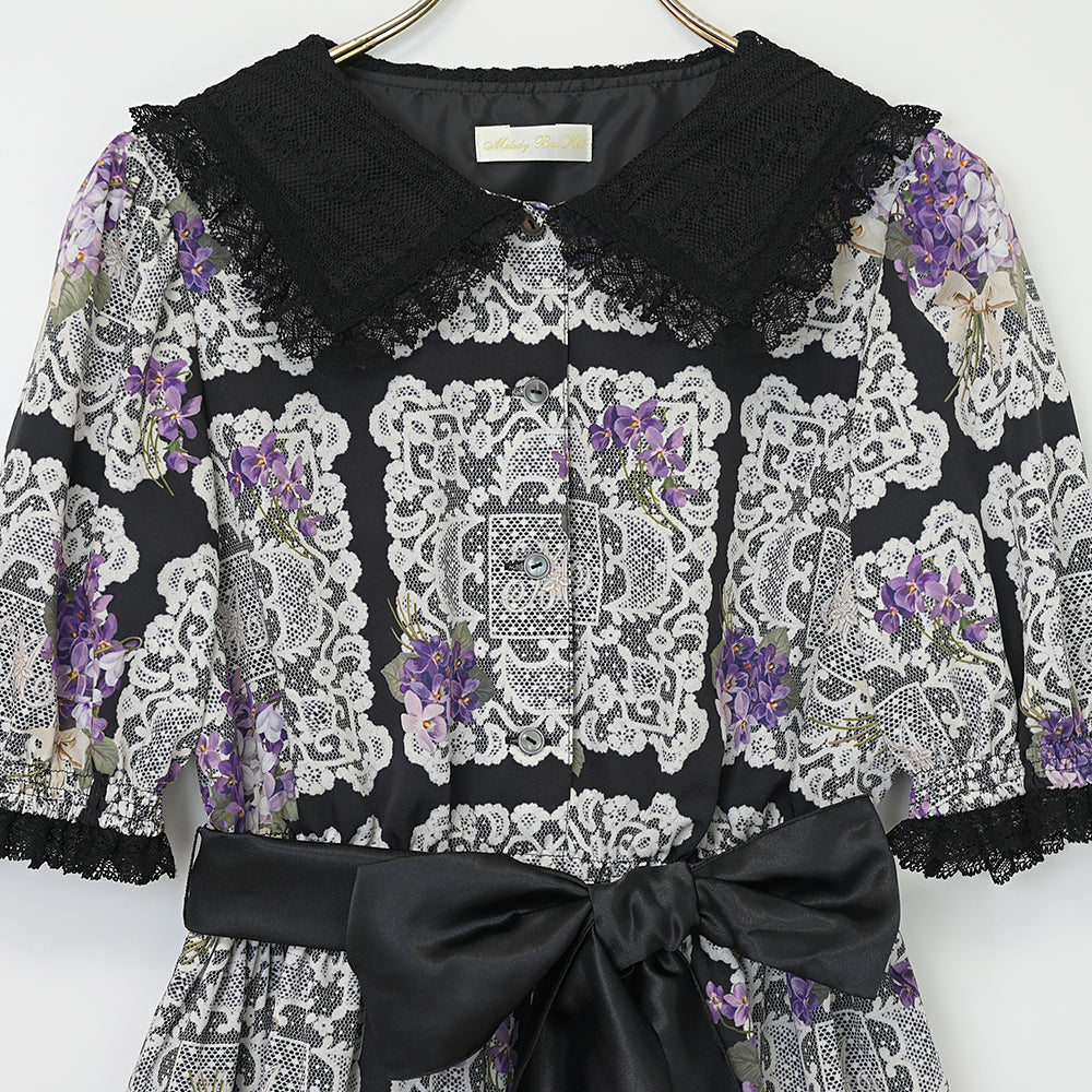 Violet lace square collar dress