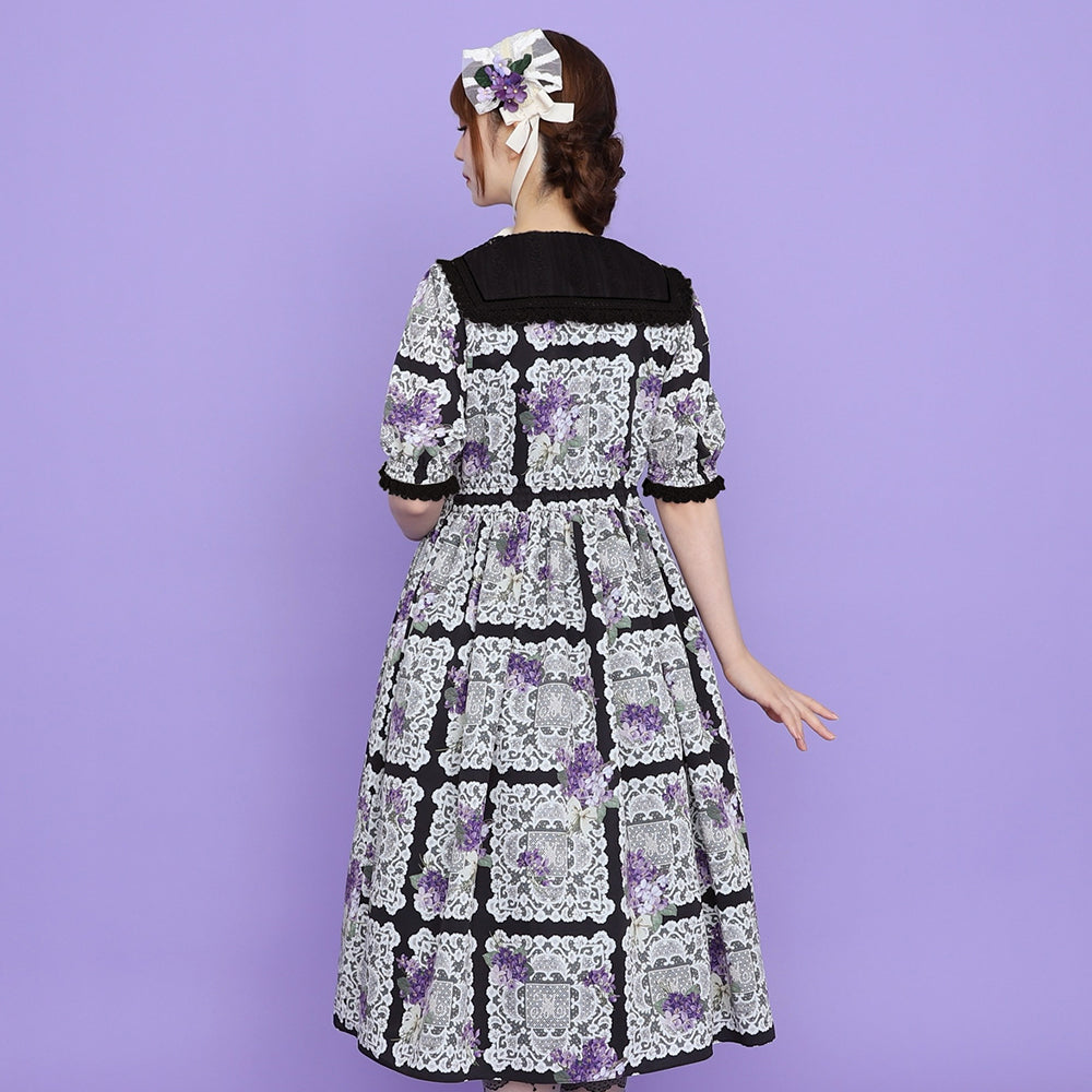 Violet lace square collar dress