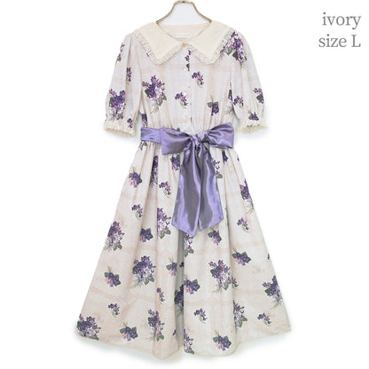 Violet lace square collar dress