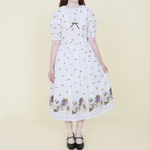 将图片加载到图库查看器，Swan and flowers dress
