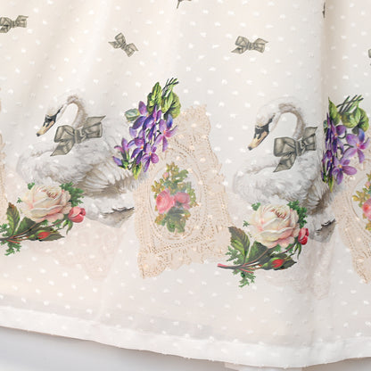 白鳥とお花のスカート