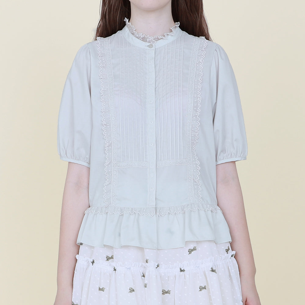 ピンタックとレースの後ろリボンブラウス