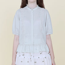 将图片加载到图库查看器，Pintuck and lace back ribbon blouse
