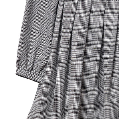 Ribbon and lace collar dress