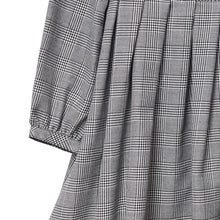 画像をギャラリービューアに読み込む, リボンとレースカラーのワンピース
