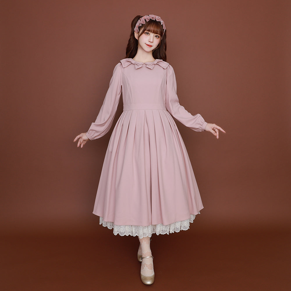 Ribbon and lace collar dress