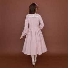 画像をギャラリービューアに読み込む, リボンとレースカラーのワンピース
