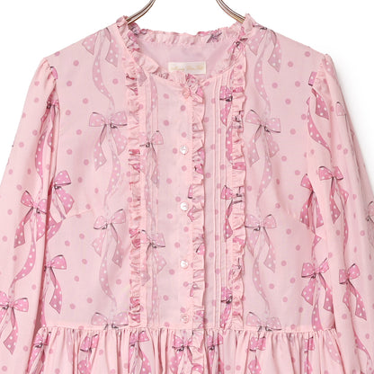 リボン結びのフロントボタンワンピース