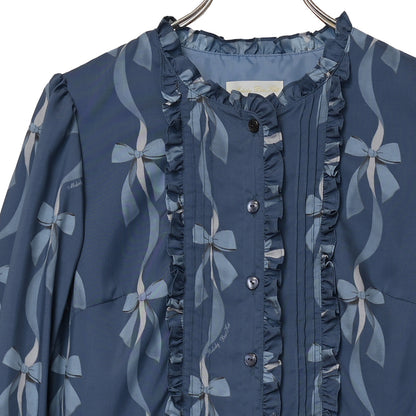 リボン結びのフロントボタンワンピース