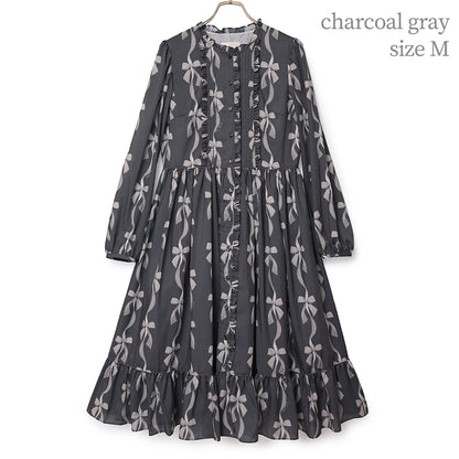 リボン結びのフロントボタンワンピース