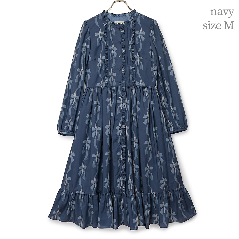 リボン結びのフロントボタンワンピース