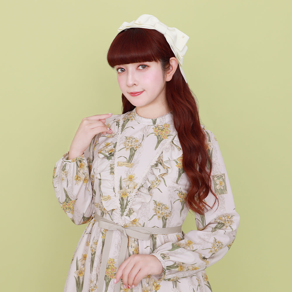 Daffodils blooming in the field V-line dress