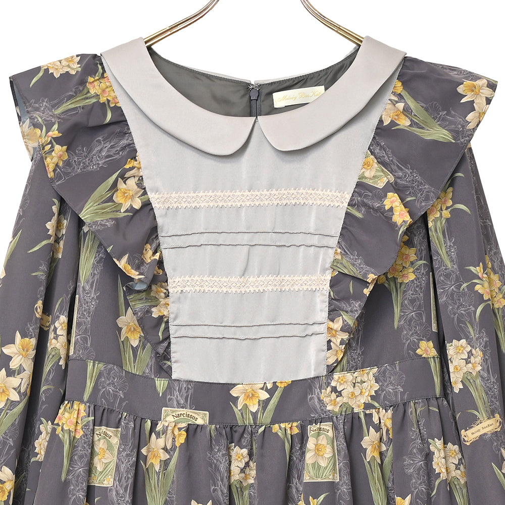 野に咲く水仙のフラットカラーワンピース