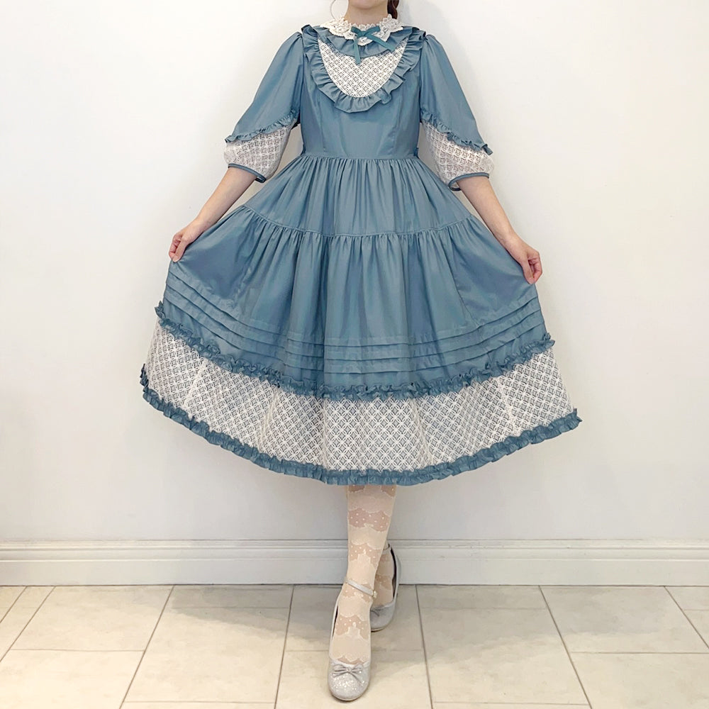 Sonatine lace switching dress