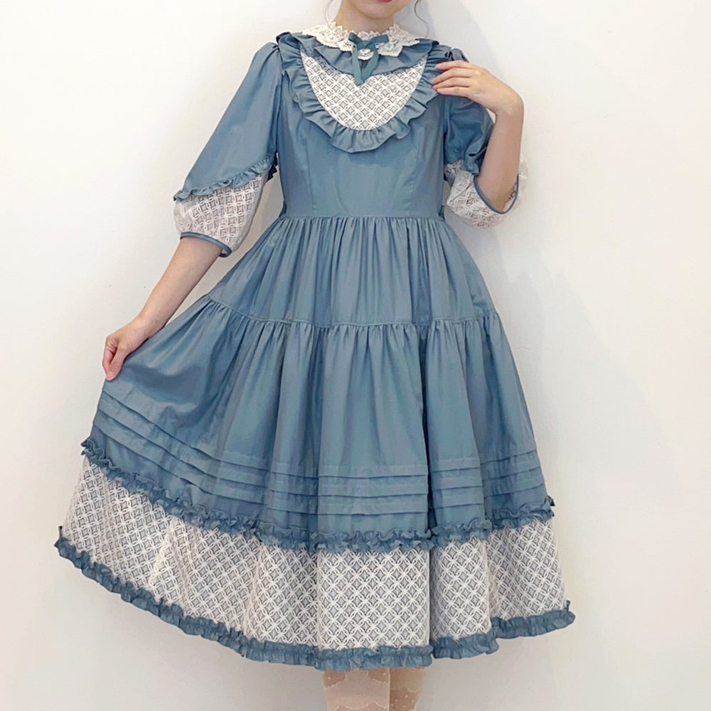 Sonatine lace switching dress