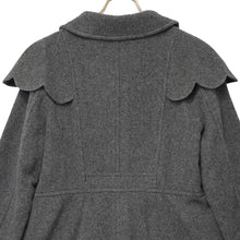 将图片加载到图库查看器，Shoulder scallop long coat
