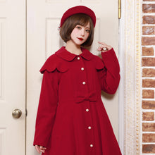 将图片加载到图库查看器，Shoulder scallop long coat
