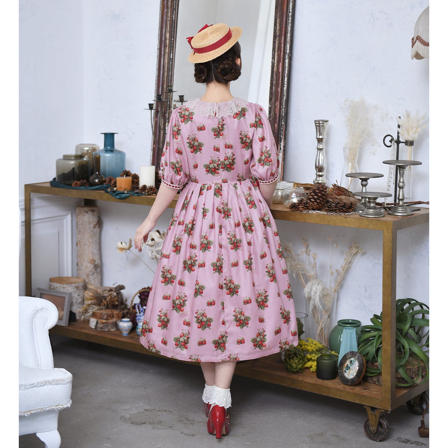 Strawberry time Vネックワンピース