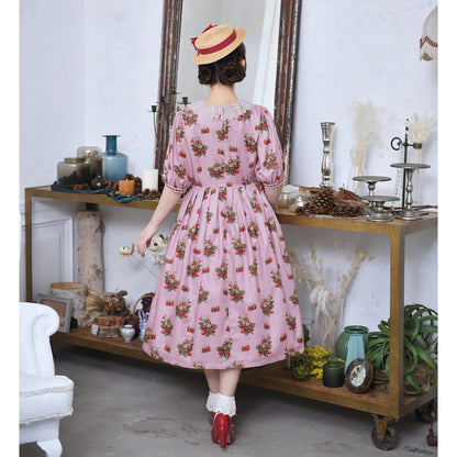 Strawberry time Vネックワンピース