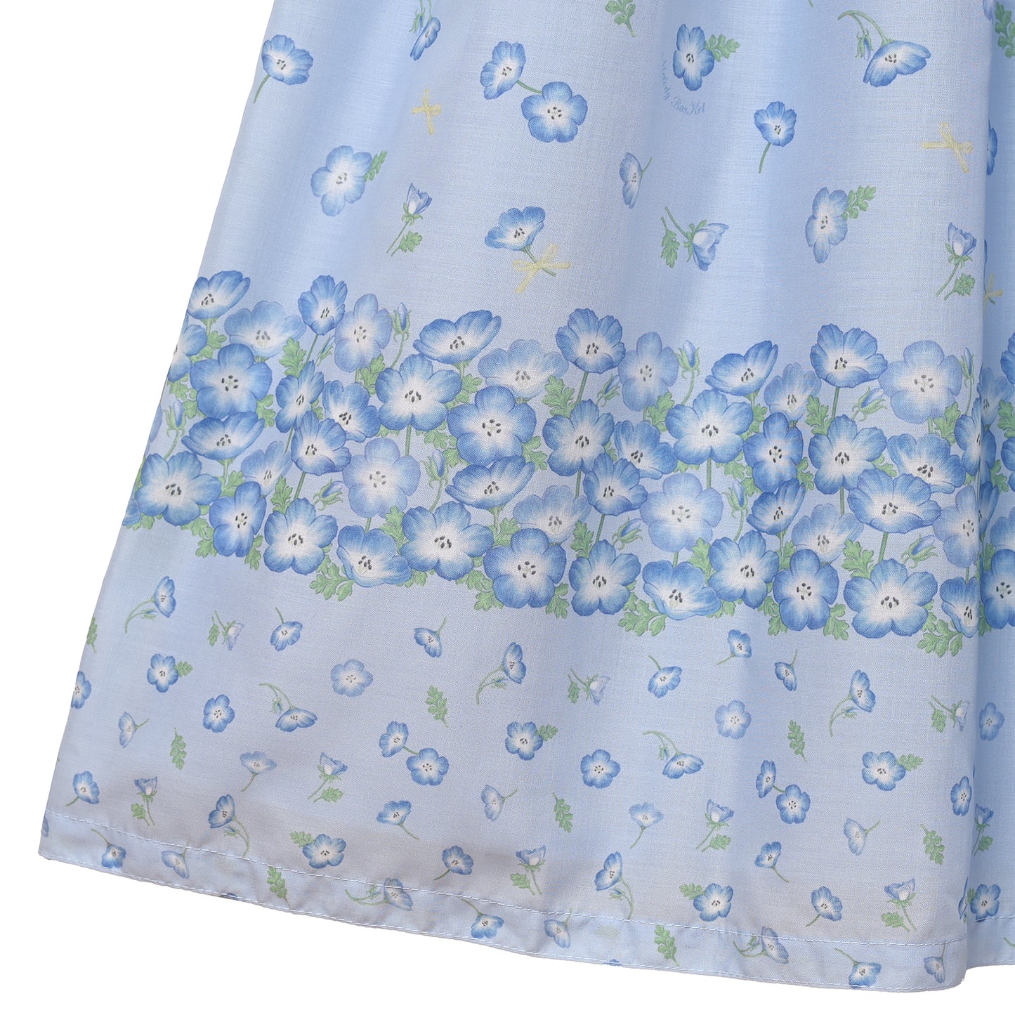 ネモフィラ畑のワンピース