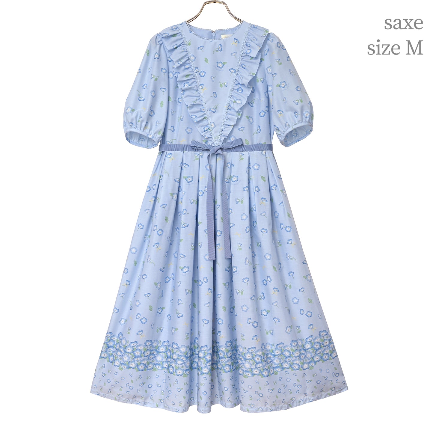 ネモフィラ畑のワンピース