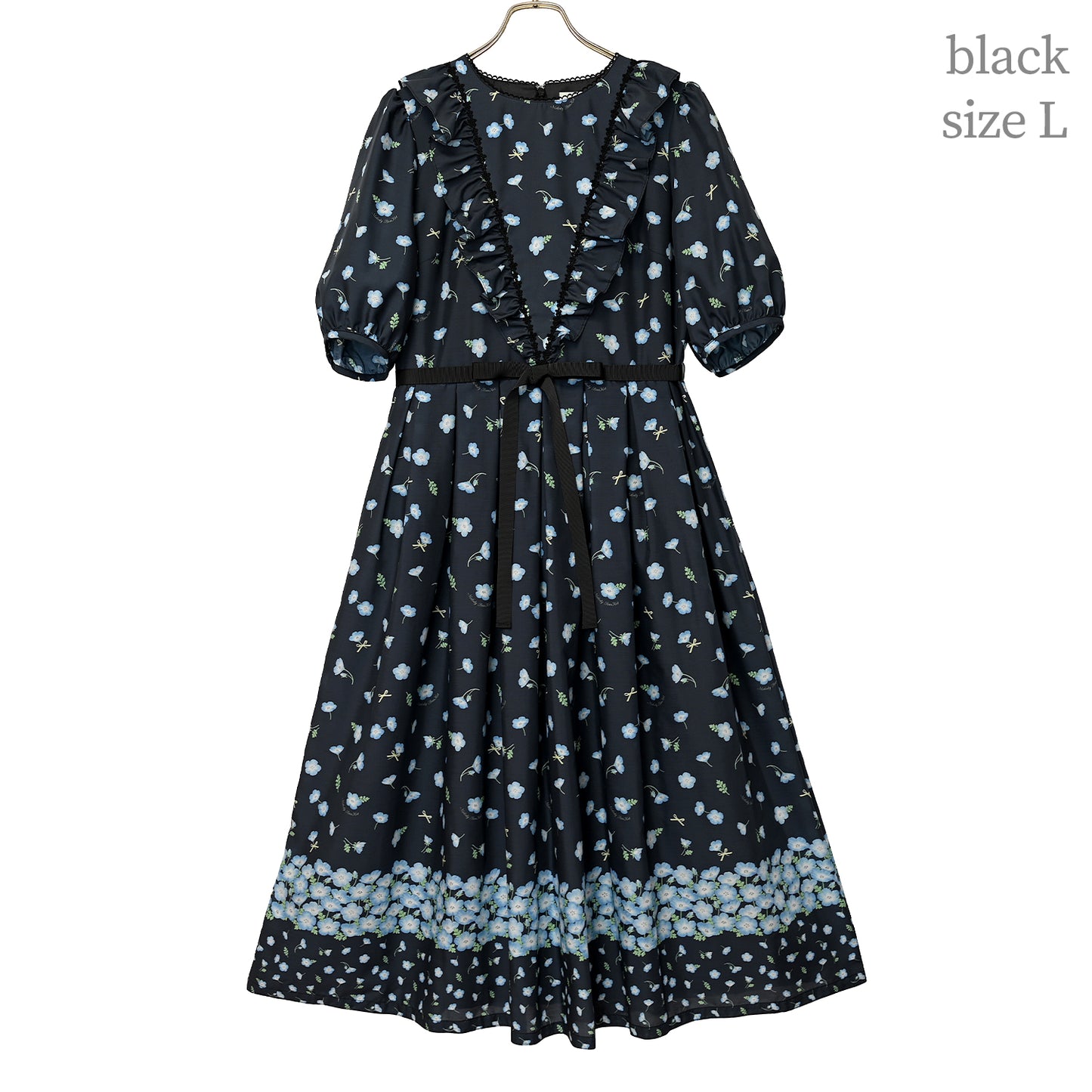 ネモフィラ畑のワンピース