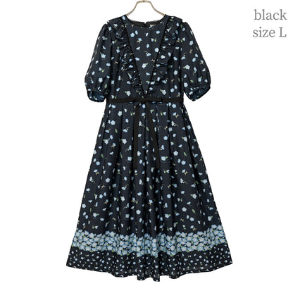 ネモフィラ畑のワンピース