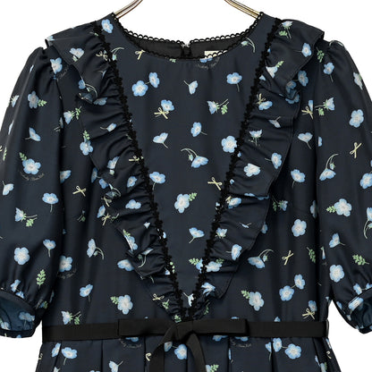 ネモフィラ畑のワンピース