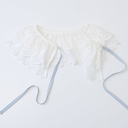 Lace collar voluminous sleeve dress