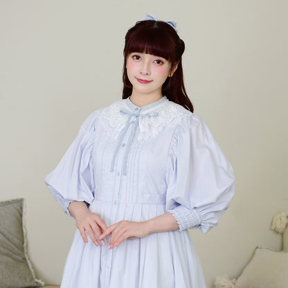 Lace collar voluminous sleeve dress
