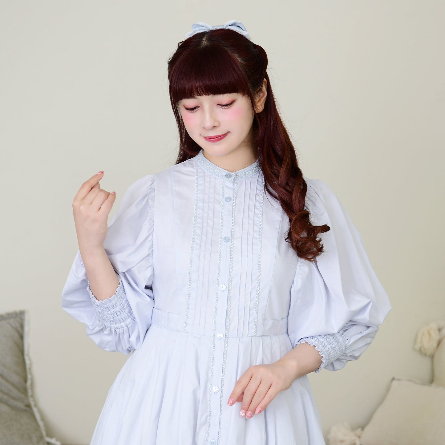 Lace collar voluminous sleeve dress