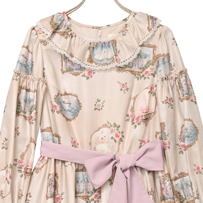 Cat in frame frill collar dress
