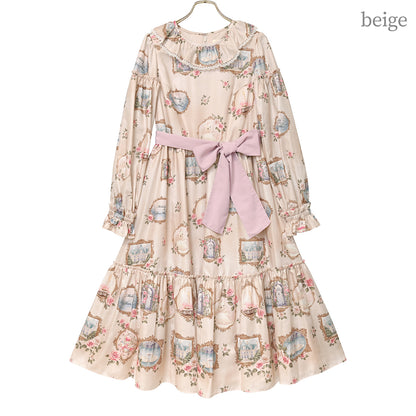 Cat in frame frill collar dress