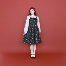 Load image into Gallery viewer, Strawberry Tartan ノースリーブワンピース(Strawberry tartan sleeveless dress)
