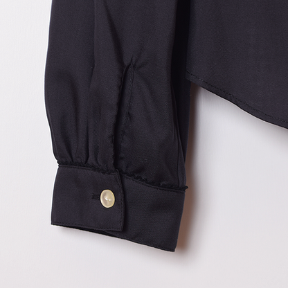 ロゴ刺繍リボンタイブラウス